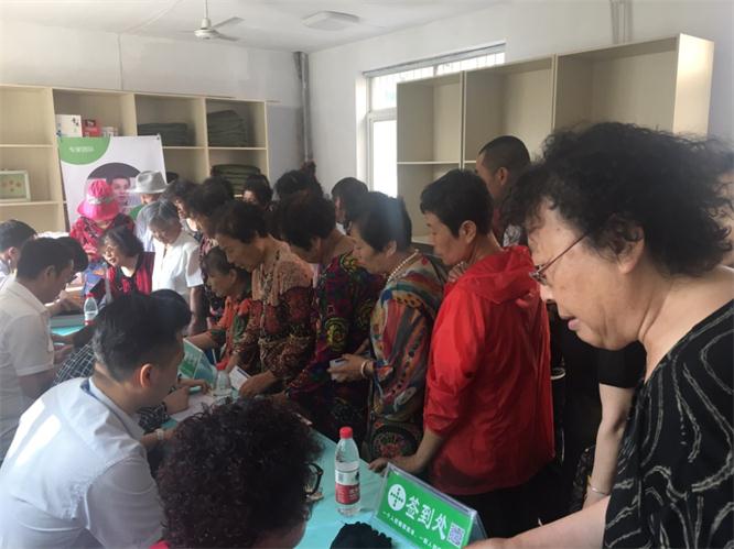 口腔义诊进社区，，，牙齿康健零距离